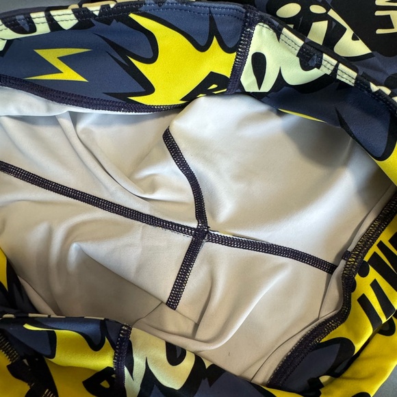 CVG Comic Book Capris- Large - Picture 3 of 3